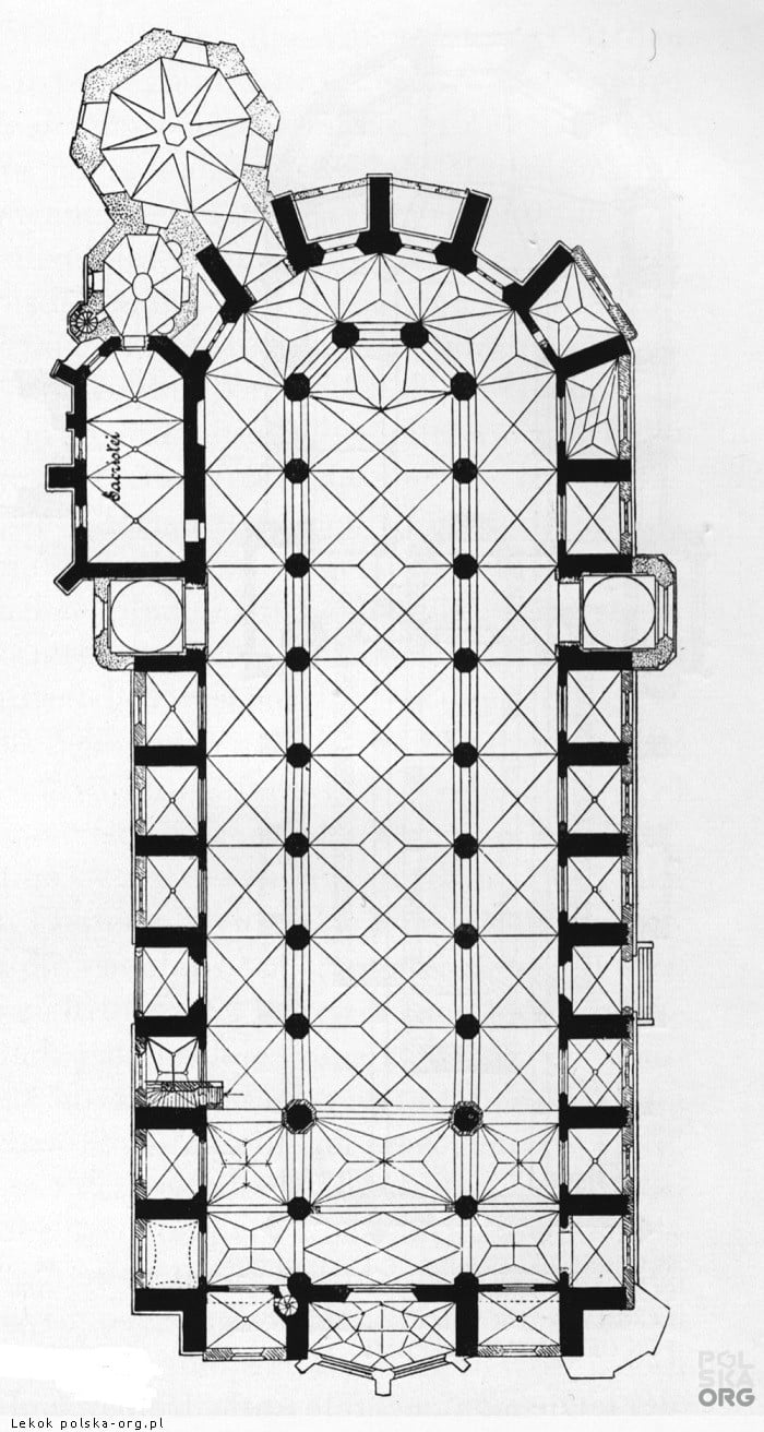 Plan kościoła św. Jakuba z oryginalnymi sklepieniami sieciowymi w nawie głównej.