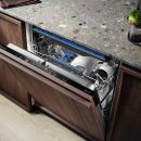 Naczynia idealnie czyste bez żadnego wysiłku dzięki zmywarce Electrolux