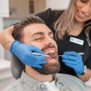 Jak wygląda proces odbudowy uśmiechu krok po kroku?