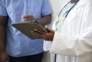 Ubezpieczenia zdrowotne i na życie - jak kompleksowo zadbać o bezpieczeństwo swoje i bliskich?