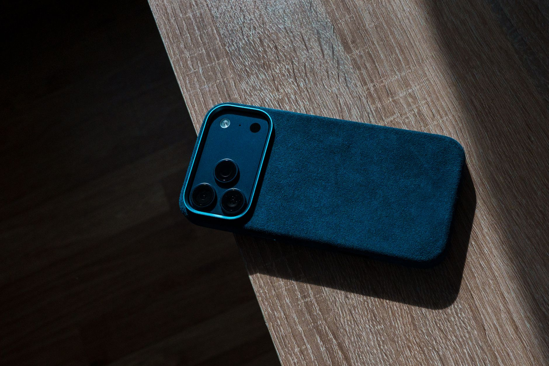 Jak wybrać etui na telefon? Ochrona smartfona i styl dopasowany do użytkownika